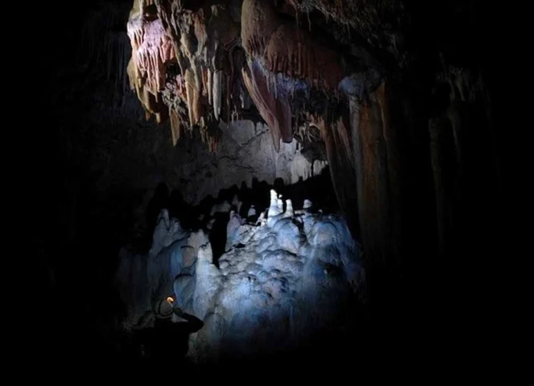 inside view of the Doxa cave