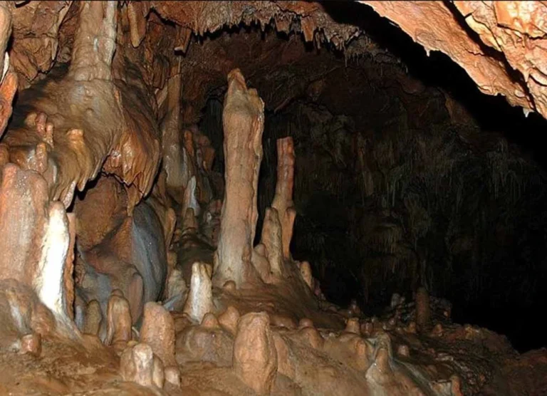 stalagtites inside the Doxa cave